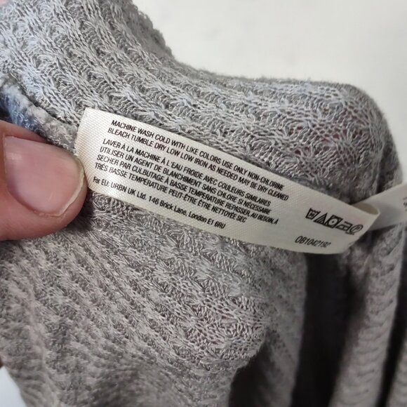 Free People Shirt Womens Sz L Gray One of the Girls Henley Waffle Long Sleeve - Picture 11 of 11